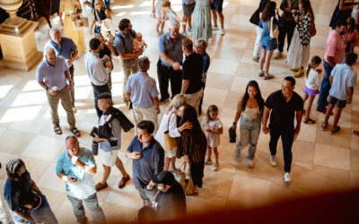 lobby_full_of_people